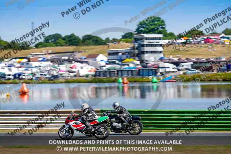 Vintage motorcycle club;eventdigitalimages;mallory park;mallory park trackday photographs;no limits trackdays;peter wileman photography;trackday digital images;trackday photos;vmcc festival 1000 bikes photographs